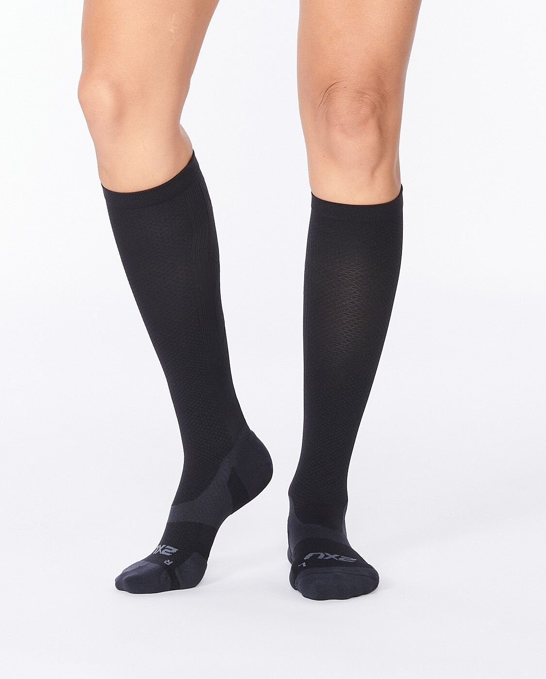 2XU South Africa - Vectr Light Cushion Full Length Socks - Black/Titanium