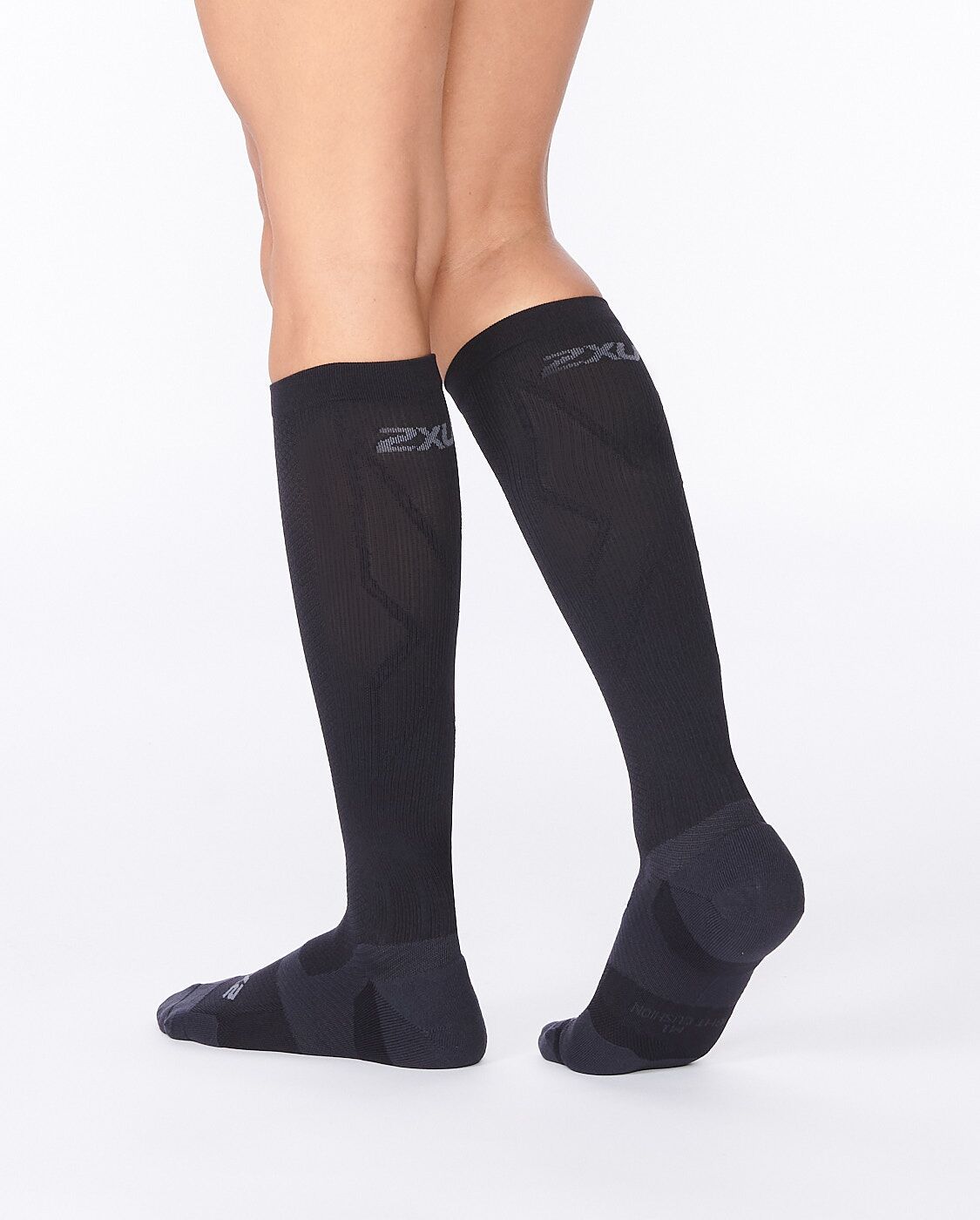 2XU South Africa - Vectr Light Cushion Full Length Socks - Black/Titanium