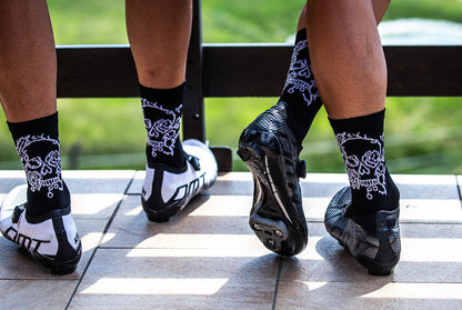 ALÈ Skull Socks - Black / White